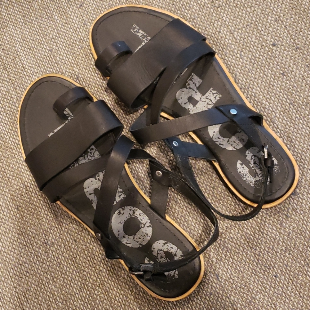 Sorel Ella Criss Cross Sandals